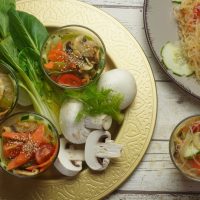 Asiatischer Glasnudelsalat mit Pak Choi
