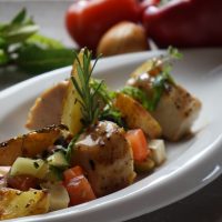 Hähnchenbrustroulade mit Röstgemüse